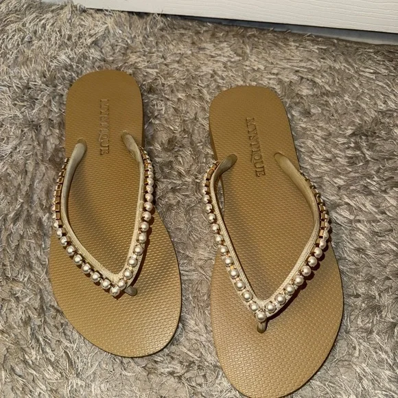 Mystique Classy Pearl Flip Flops!